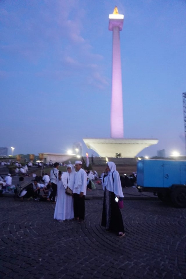 Massa Reuni 212 memadati kawasan Monas, Jakarta Pusat, Senin (2/12).
 Foto: Nugroho Sejati/kumparan 