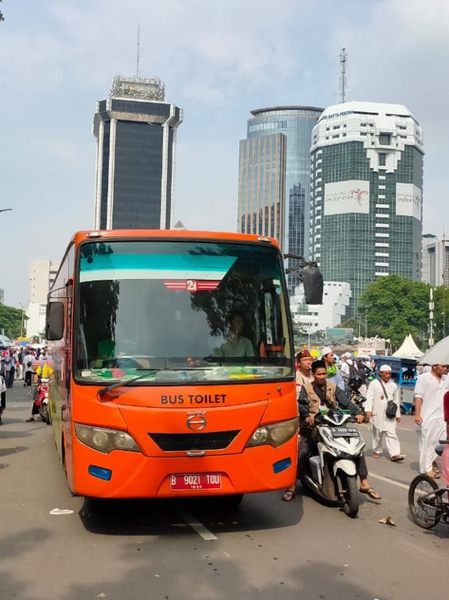 Jalan Merdeka Selatan kembali bisa dilalui kendaraan mobil.  Foto: Abyan Faisal Putratama/kumparan 