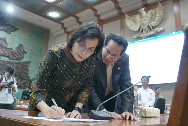 Menteri Keuangan Sri Mulyani saat menghadiri Raker dengan Komisi XI DPR RI, Senin (2/12). Foto: Helmi Afandi Abdullah/kumparan