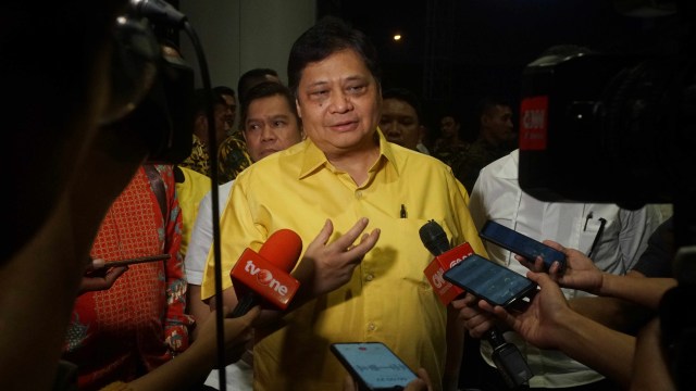 Airlangga Hartarto tiba di JHL. Solitaire hotel, Jl. Gading Serpong Boulevard, Senin (2/12). Foto: Irfan Adi Saputra/kumparan