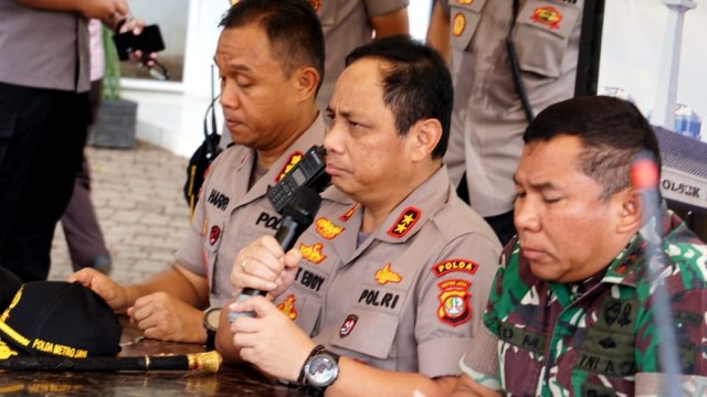 Konferensi pers terkait ledakan di Monas, Jakarta Pusat, Selasa (3/12). Foto: Jamal Ramadhan/kumparan