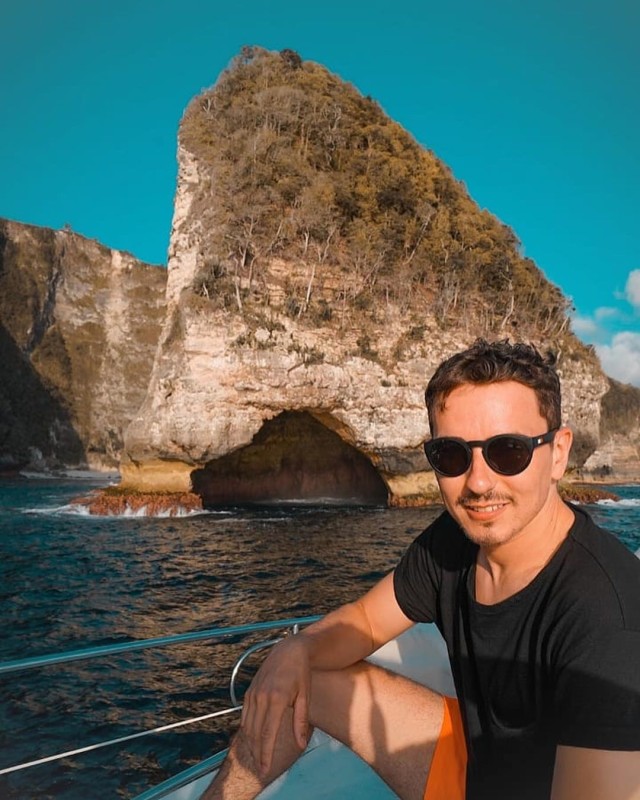 Jorge Lorenzo ketika mengjungi salah satu destinasi wisata di Bali yaitu Nusa Lembongan. Foto: Instagram/@jorgeloreznzo99