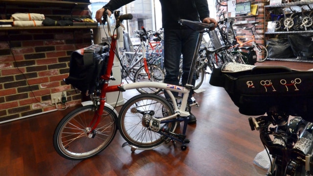 Sepeda Brompton. Foto: AFP/YOSHIKAZU TSUNO
