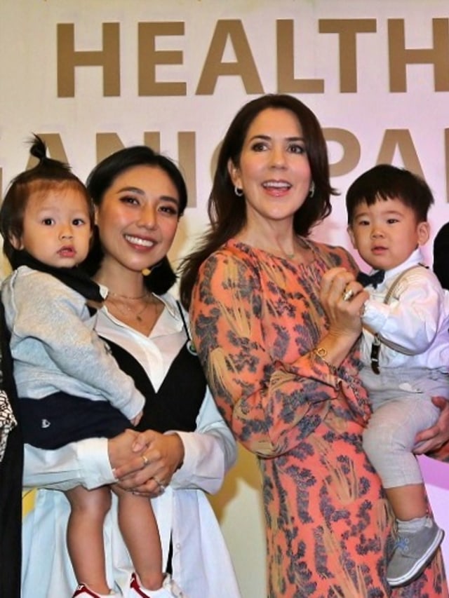 Putri Mahkota Denmark dalam diskusi panel ‘Healthy & Organic Parenting’ di Jakarta, Senin (2/12) Foto: Dok. Arla Foods