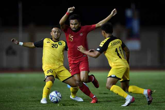 Pemain Timnas U-23 Indonesia saat laga melawan Brunei Darussalam. Foto: ANTARA FOTO/Sigid Kurniawan