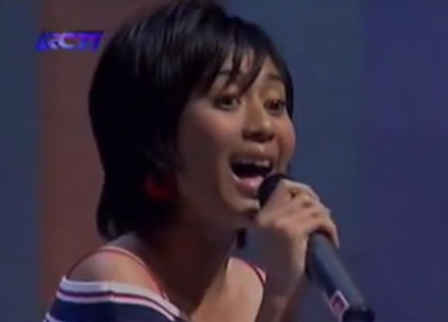 Karen 'Idol' saat berambut pendek. Foto: YouTube