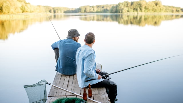 Ilustrasi memancing. Foto: Shutter Stock 
