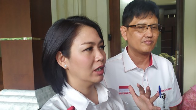 Staf Khusus Presiden Bidang Hukum Dini Shanti Purwono (kiri) di Kemenkopolhukam, Jakarta Pusat, Rabu (4/12). Foto: Maulana Ramadhan/kumparan 