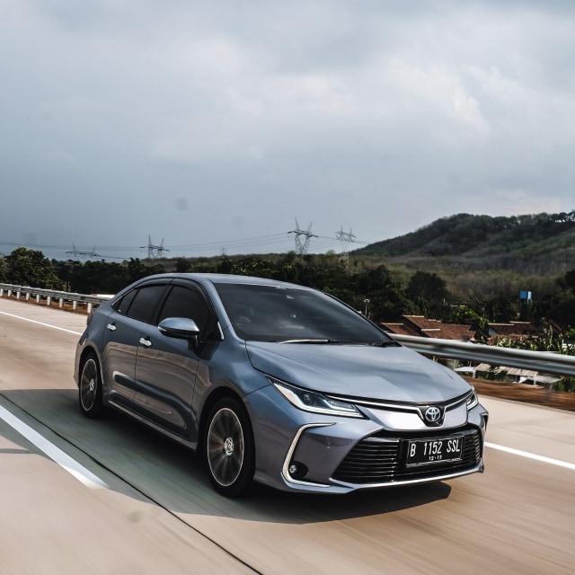 Toyota Corolla Altis Hybrid Foto: Bangkit Jaya Putra/kumparan