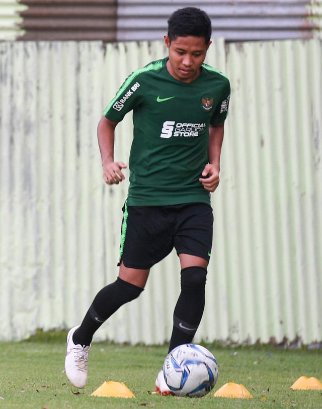 Evan Dimas dalam sebuah sesi latihan Timnas U-23. Foto: ANTARA/Hafidz Mubarak