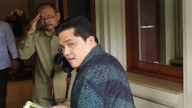 Menteri BUMN Erick Thohir temui Menkopolhukam Mahfud MD di Kemenkopolhukam, Jakarta Pusat, Kamis (5/12/2019). Foto: Maulana Ramadhan/kumparan