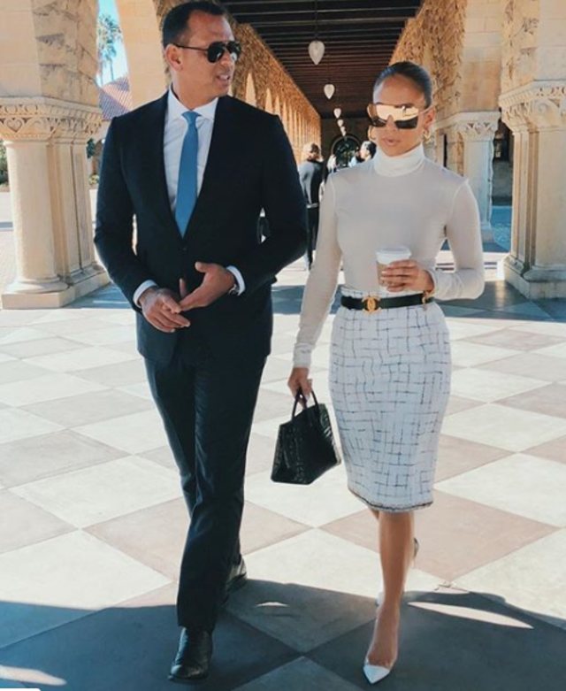Jennifer Lopez dan Alex Rodriguez. Foto: Instagram