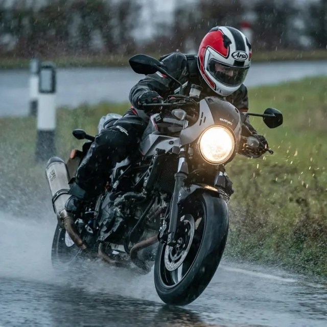 Ilustrasi Berkendara Saat Hujan  Foto: dok. Istimewa