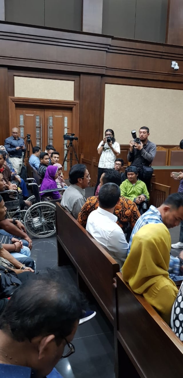 Nurdin Basirun saat jalani sidang perdananya. Foto : Istimewa