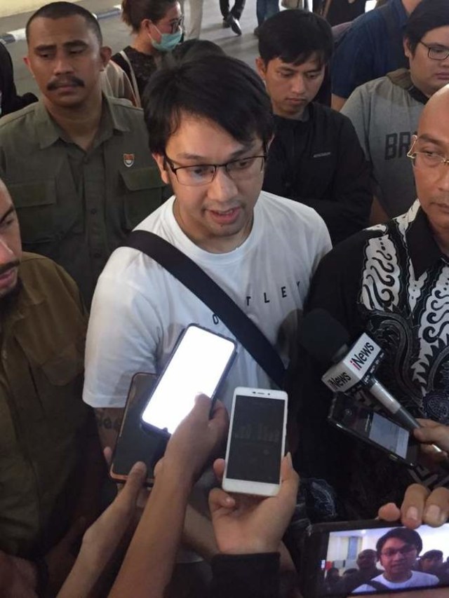 Korban AkuMobil menyambangi Bareskrim Polri. Foto: Mirsan Simamora/kumparan