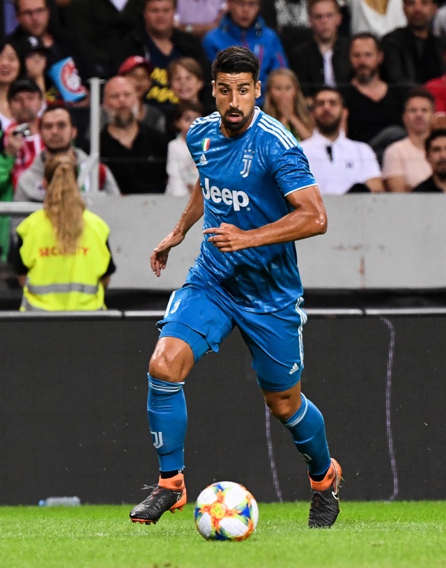 Sami Khedira di laga pramusim melawan Atletico Madrid. Foto: AFP/Jonathan Nackstrand