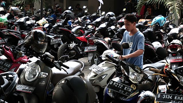 Suasana parkiran motor di Jakarta. Foto: Iqbal Firdaus/kumparan