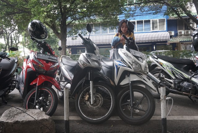 Ilustrasi parkir liar. Foto: Iqbal Firdaus/kumparan