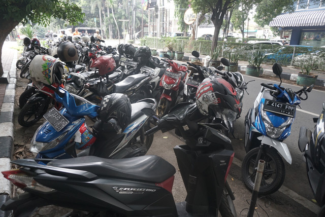 Ilustrasi parkir liar. Foto: Iqbal Firdaus/kumparan