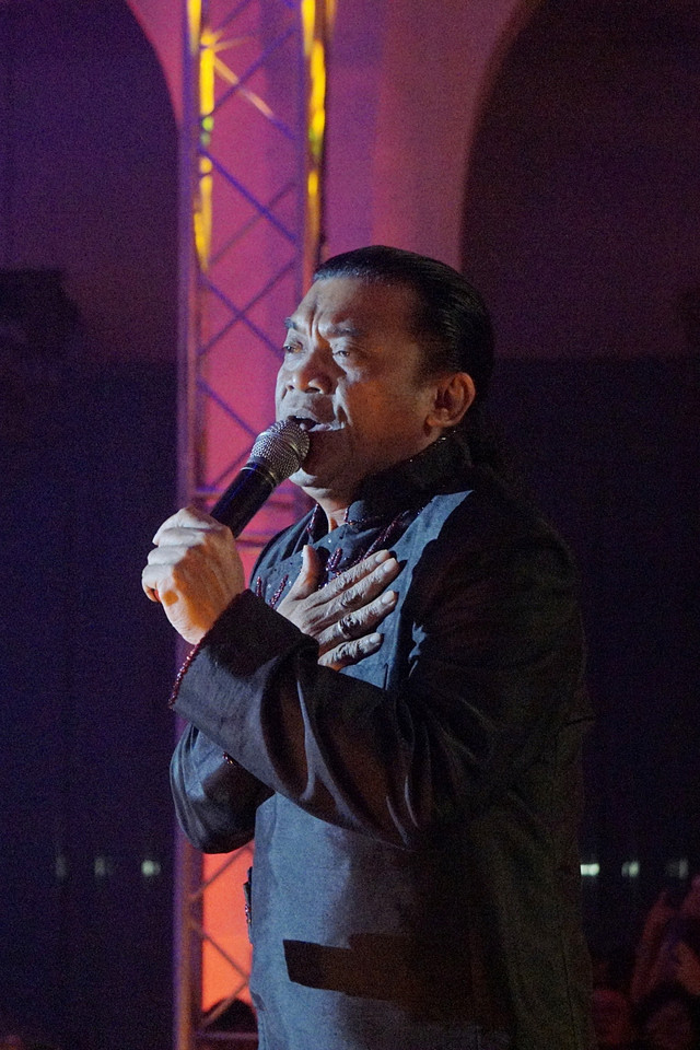 Penampilan Didi Kempot dalam konser The Lord Of Loro Ati di The Pallas, SCBD, Jakarta Selatan. Foto: Fanny Kusumawardhani/kumparan