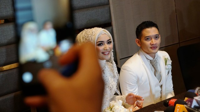 Konferensi pers pernikahan Rezky Aditya dan Citra Kirana di Hotel Intercontinental, Jakarta, Minggu (8/12). Foto: Nugroho Sejati/kumparan