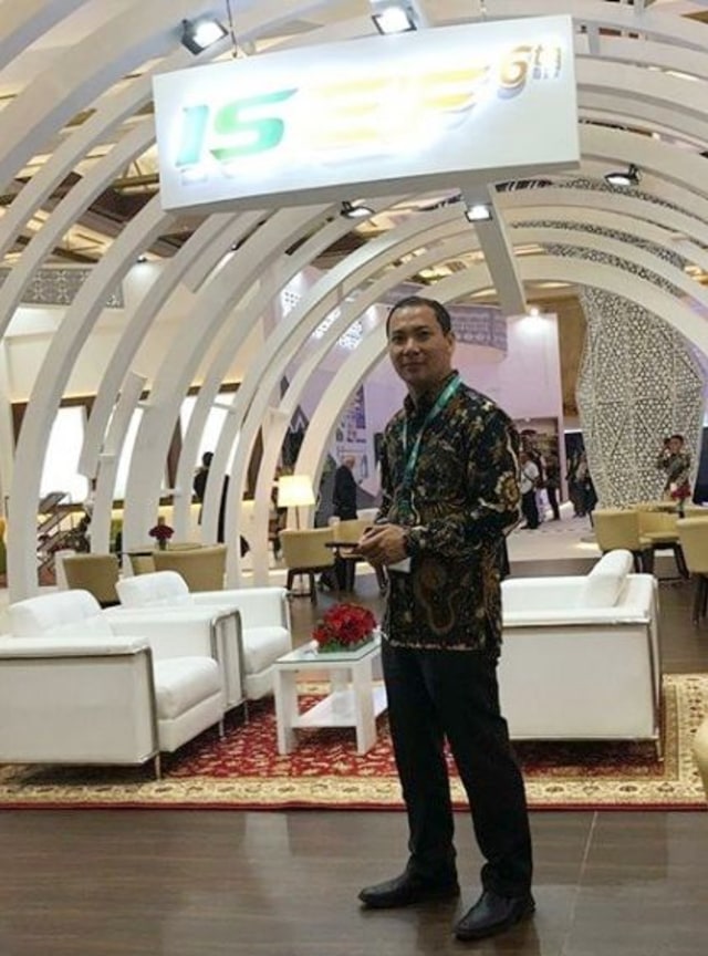 Direktur Keuangan Bank Bukopin Tbk, M. Rachmat Kaimuddin.  Foto: Dok. Pribadi