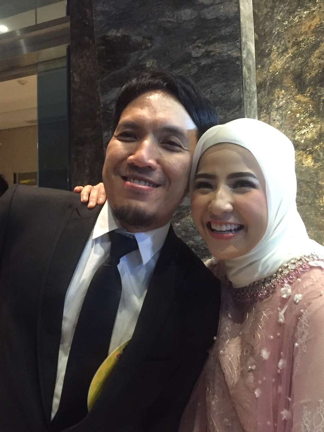 Desta dan Natasha Rizky Hadir di Resepsi Rezky Aditya dan Citra Kirana, InterContinental, Pondok Indah, Jakarta Selatan, Minggu (8/12) Foto: Giovanni/kumparan