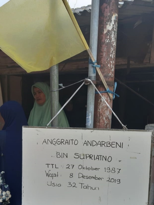 Anggaito Andarbeni atau Ustaz Beben jadi korban jalan berlubang di GDC, Depok.  Foto: Dok. Pribadi