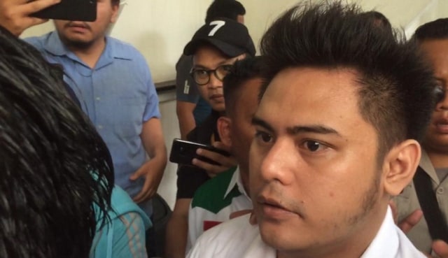 Galih Ginanjar di Pengadilan Negeri Jakarta Selatan, Senin (9/12). Foto: Giovanni/kumparan