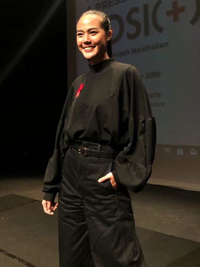 Della Dartyan menghadiri konferensi pers film pendek 'Positif' di Teater Salihara, Pasar Minggu, Jakarta Selatan, Senin (9/12). Foto: DN. Mustika Sari/kumparan