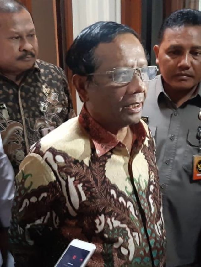 Menkopolhukam Mahfud MD saat ditemui dikantornya, Selasa (10/12). Foto: Apriliandika Pratama/kumparan