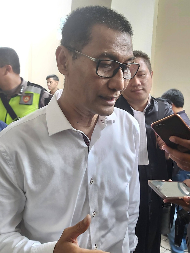 Bupati Kudus, M Tamzil usai sidang perdana di Pengadilan Tipikor Semarang. Foto: Afiati Tsalitsati/kumparan