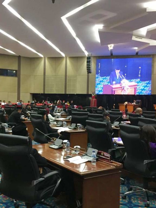 Rapat Paripurna DPRD DKI Jakarta dalam rangka penetapan APBD tahun 2020, Rabu (11/12). Foto: Andesta Herli Wijaya/kumparan