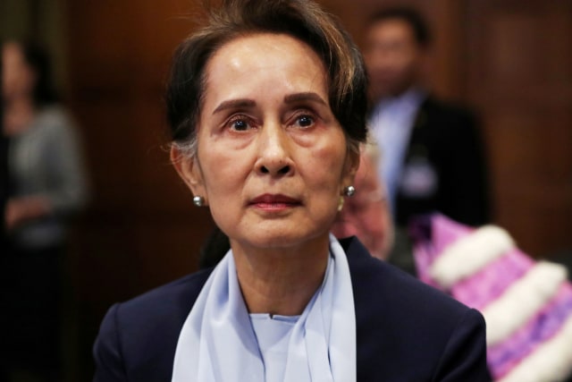 Pemimpin Myanmar Aung San Suu Kyi saat di Mahkamah Internasional (ICJ) di Den Haag, Belanda. Foto: REUTERS / Yves Herman