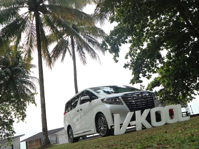 V-Kool perkenalkan paket kaca film Limited Edition Ultimate Solitaire Series, Rabu (11/12). Foto: Ghulam Muhammad Nayazri