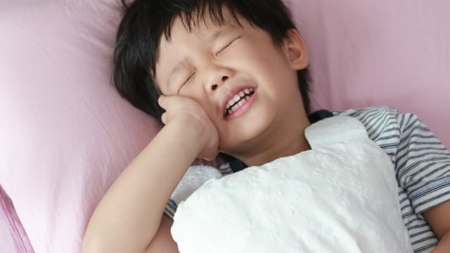 Makanan yang Bisa Sebabkan Gigi Anak Berlubang. Foto: Shutterstock