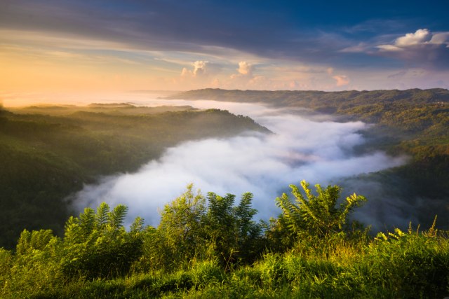 Pesona Sunrise di Mangunan Yogyakarta Foto: Shutter Stock
