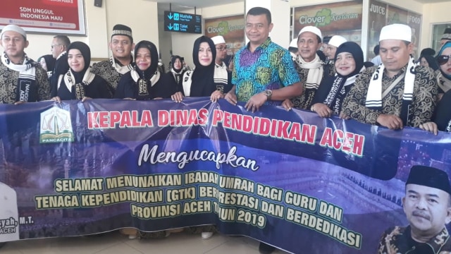 Pemerintah Aceh memberangkatkan 90 guru dan tenaga kependidikan (GTK) berprestasi dan berdedikasi untuk umrah. Foto: Humas Disdik Aceh
