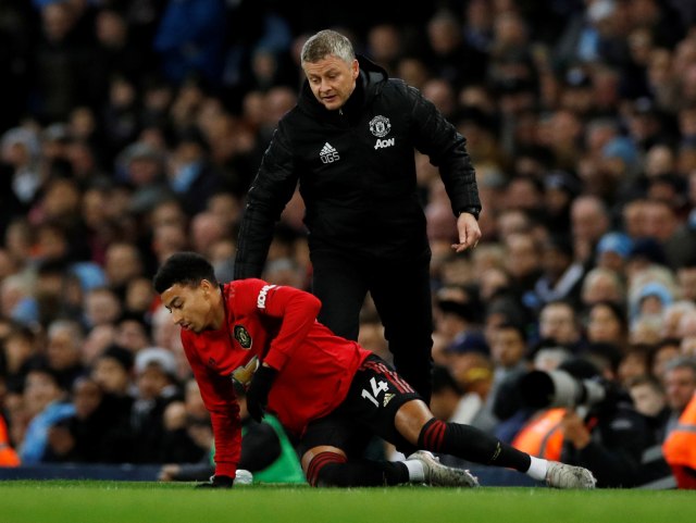 Momen Lingard dan Solskjaer di Derbi Manchester. Foto: REUTERS/Phil Noble
