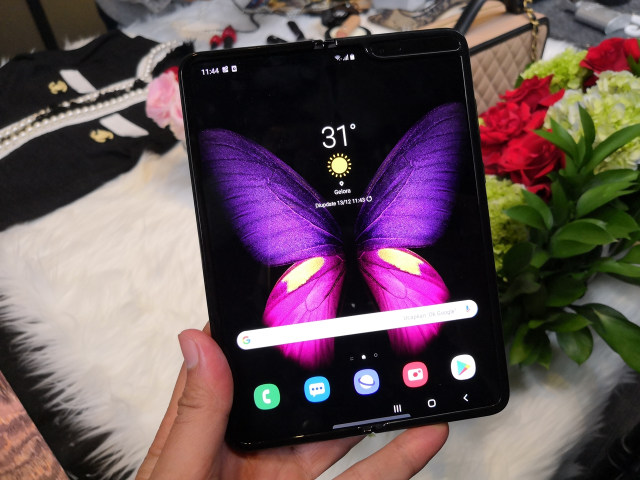 Samsung Galaxy Fold, ketika layar dibuka. Foto: Bianda Ludwianto/kumparan