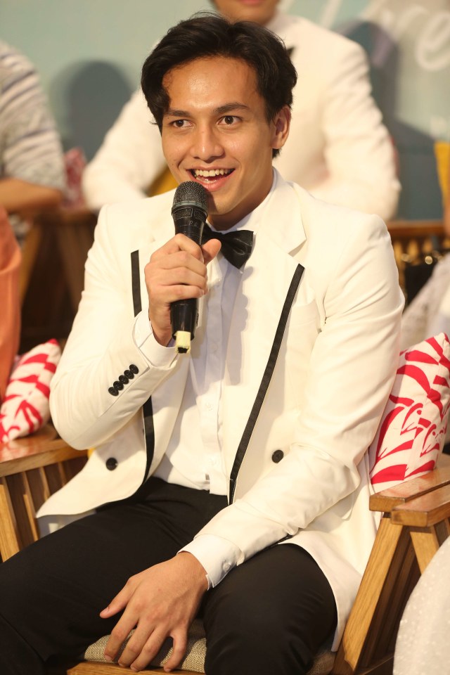 Aktor Jefri Nichol saat ditemui di Konferensi Pers Film habibie ainun 3 dikawasan Plaza Indonesia, Jakarta, Jumat, (13/12). Foto: Ronny