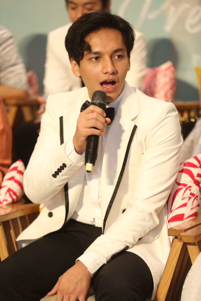 Aktor Jefri Nichol saat ditemui di Konferensi Pers Film Habibie Ainun 3 di kawasan Plaza Indonesia, Jakarta, Jumat, (13/12). Foto: Ronny
