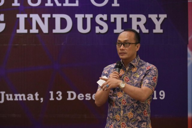 Dirjen Dukcapil Kemendagri, Zudan Arif Fakrulloh saat penandatanganan perjanjian kerja sama dengan PT Jelas Karya Wasantara di Jakarta, Jumat (13/12). Foto: Dok. Ditjen Dukcapil Kemendagri