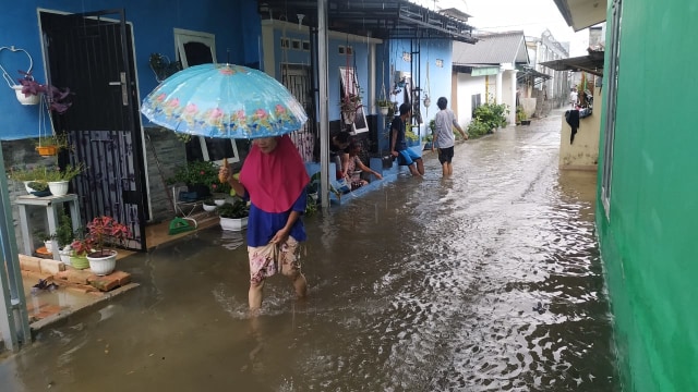 Rumah warga di Kota Pangkalpinang terendam banjir akibat hujan deras.