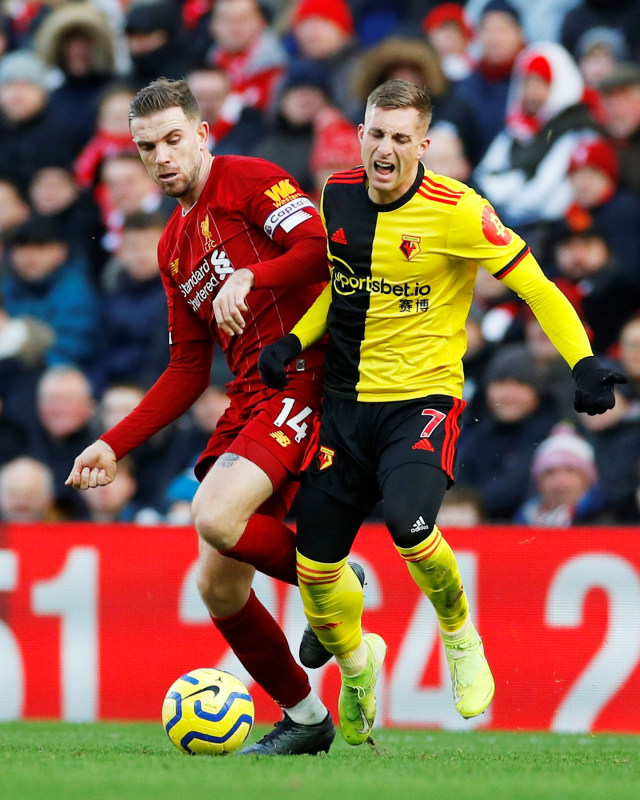 Pemain Liverpool dan Watford berduel. Foto: REUTERS/Phil Noble