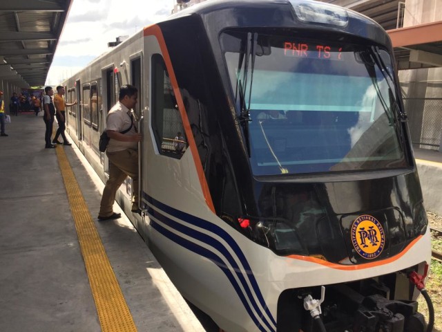 Uji Coba operasional kereta buatan PT INKA di Manila, Filipina. Foto: Angga Sukmawijaya/kumparan