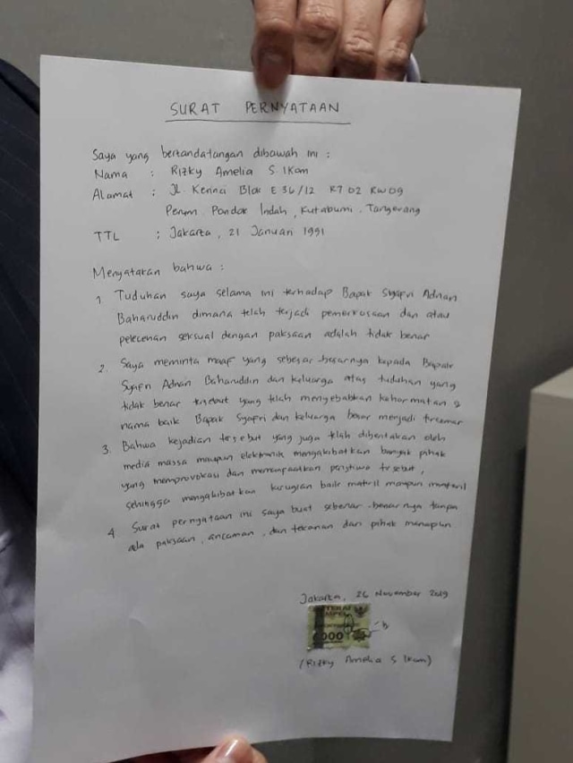 Surat pernyataan dari Rizky Amelia terkait dugaan asusila eks Dewas BPJS Syafri Adnan. Foto: Dok. Syafri Adnan