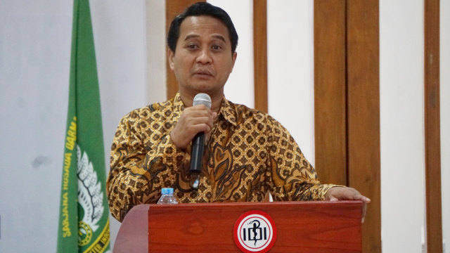 Ketua PB IDI Daeng M Faqih memberikan sambutan pada acara penandatanganan nota kesepahaman antara BPJS dan PB IDI di Kantor PB IDI, Jakarta. Foto: Irfan Adi Saputra/kumparan