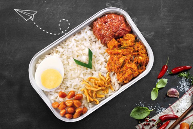 com-Nasi Lemak Pak Nasser. Foto: Dok. AirAsia.