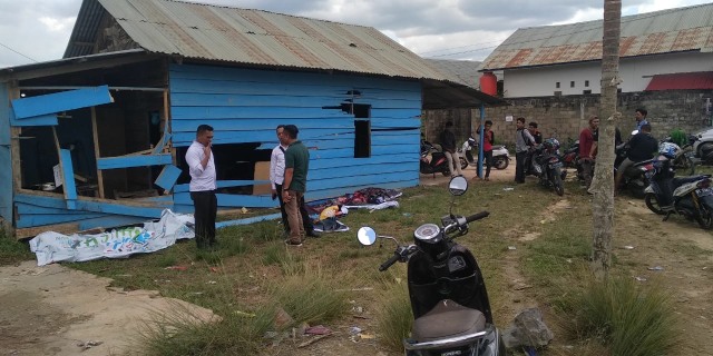 Sekretariat FKMI Sultra yang dirusak massa, pengurusakan itu buntut dari aksi penolakan terhadap turnamen game Free Fire. Foto : Istimewa